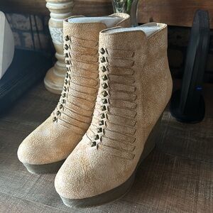 Women’s Sbicca Boots-Size 6-New in Box